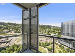 Photo #5: 23112642 Listing