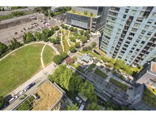 Photo #6: 23112642 Listing