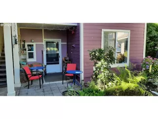 Photo #6: 23112833 Listing