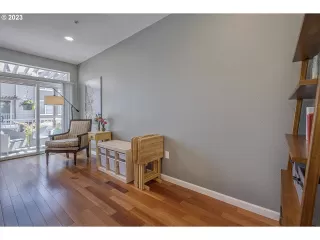 Photo #6: 23113033 Listing