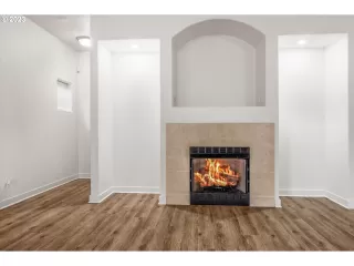 Photo #5: 23114294 Listing