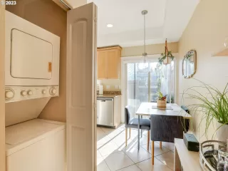 Photo #2: 23114916 Listing