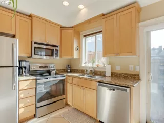 Photo #3: 23114916 Listing