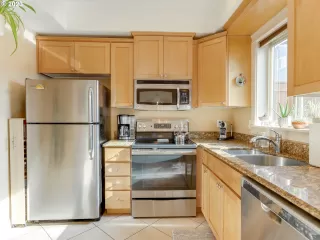 Photo #4: 23114916 Listing