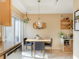 Photo #6: 23114916 Listing