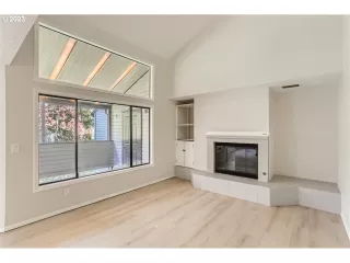 Photo #2: 23115186 Listing