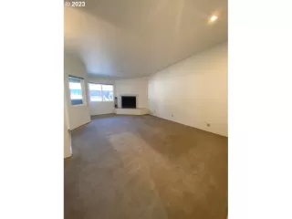 Photo #5: 23116696 Listing