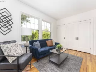 Photo #5: 23117025 Listing