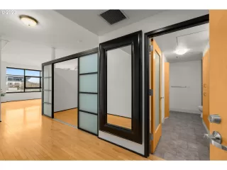 Photo #5: 23117677 Listing 