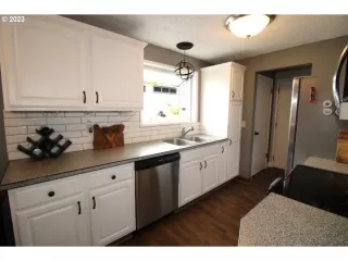 Photo #2: 23118096 Listing 