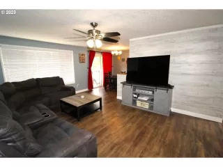 Photo #5: 23118096 Listing 