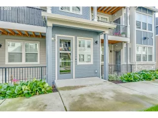 Photo #5: 23118493 Listing