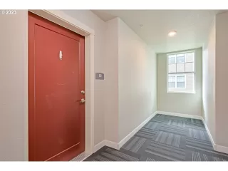 Photo #6: 23118493 Listing