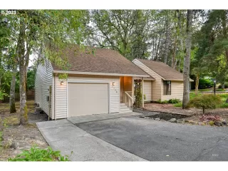 Photo #3: 23118779 Listing