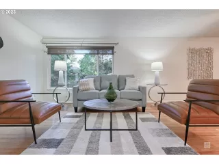 Photo #6: 23118779 Listing