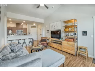 Photo #4: 23119419 Listing 