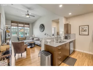 Photo #6: 23119419 Listing 