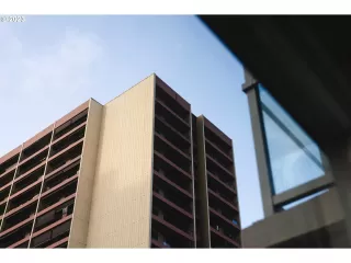 Photo #3: 23120116 Listing