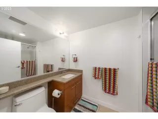 Photo #4: 23120116 Listing