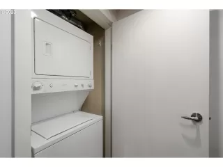 Photo #5: 23120116 Listing