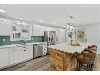 Photo #6: 23120354 Listing