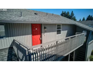 Photo #2: 23121563 Listing