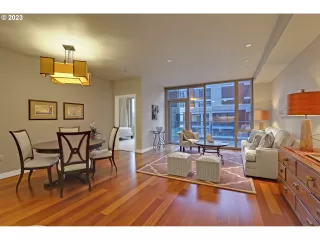 Photo #3: 23121754 Listing