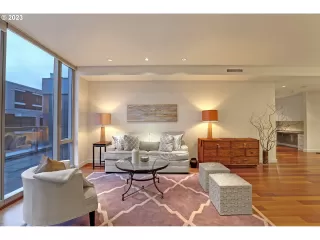 Photo #4: 23121754 Listing