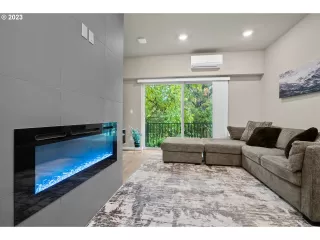 Photo #4: 23121957 Listing