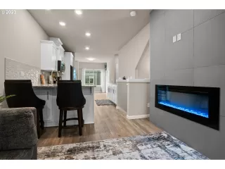 Photo #5: 23121957 Listing