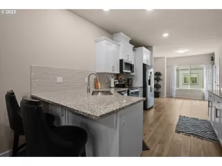 Photo #6: 23121957 Listing