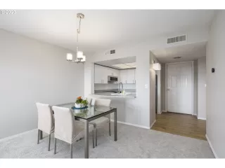 Photo #3: 23122479 Listing