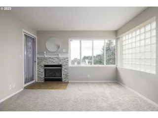 Photo #4: 23122479 Listing