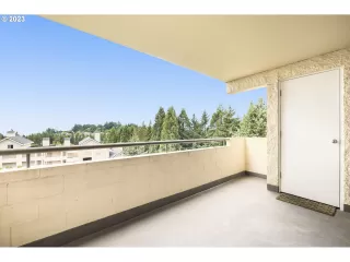 Photo #5: 23122479 Listing