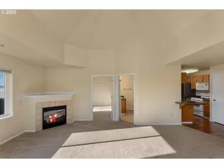 Photo #4: 23124924 Listing