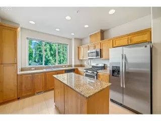 Photo #2: 23125027 Listing