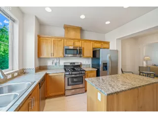 Photo #3: 23125027 Listing