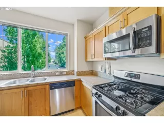 Photo #4: 23125027 Listing