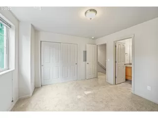 Photo #5: 23125027 Listing