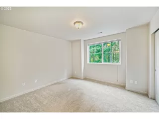 Photo #6: 23125027 Listing