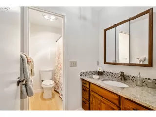 Photo #6: 23125212 Listing