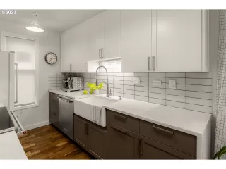 Photo #3: 23125469 Listing 