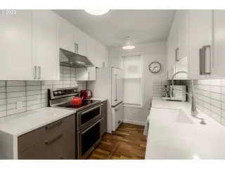 Photo #4: 23125469 Listing 