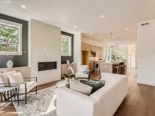 Photo #3: 23125742 Listing