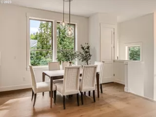 Photo #4: 23125742 Listing