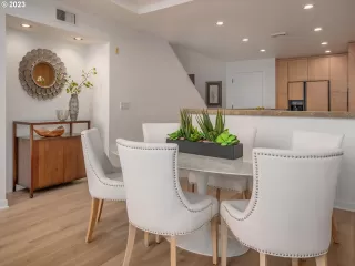 Photo #2: 23126398 Listing