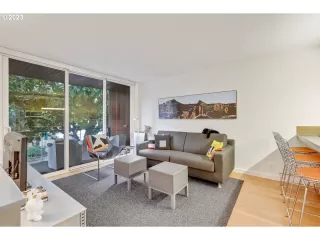 Photo #6: 23126481 Listing