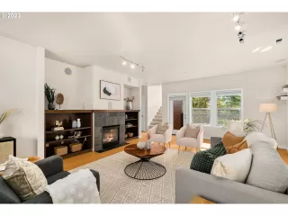 Photo #4: 23126914 Listing