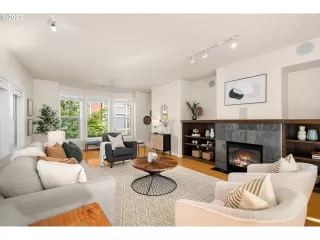 Photo #6: 23126914 Listing