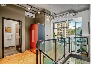 Photo #2: 23127422 Listing